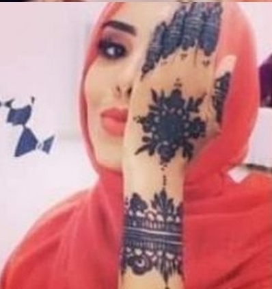 م